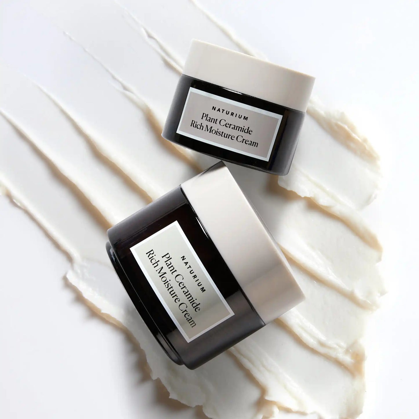 plant-ceramide-rich-moisture-cream-jumbo-e4 11_18_2021_Naturium0575-crop.webp