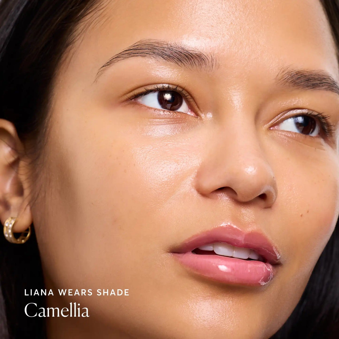 phyto-glow-lip-balm-camellia-g4 NATR-60075-Alt-Images-Phyto-Glow-Lip-Balm-Camellia-04.webp